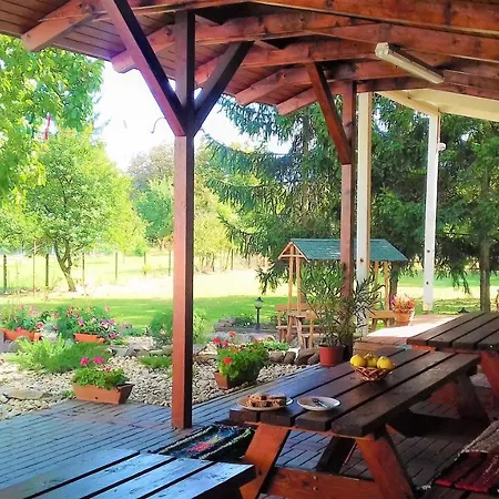 Kristaly Vendeghaz Guest house